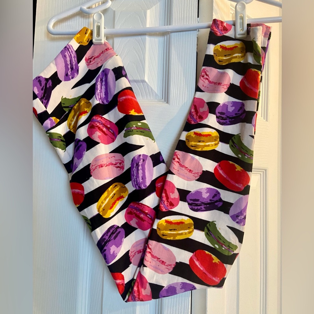 LulaRoe OS leggings - macarons